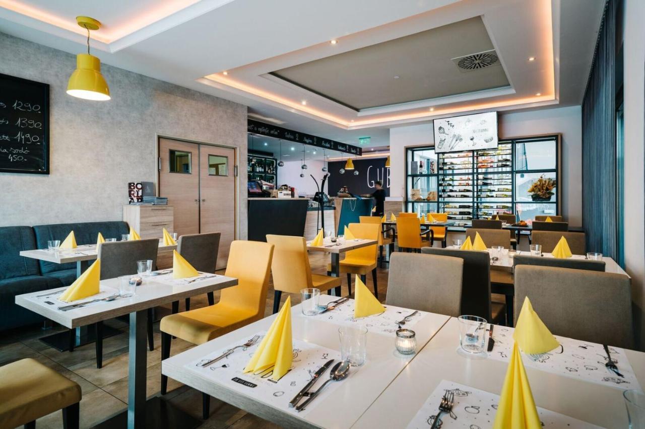 Guba Vendeghaz Bed and Breakfast Győrújbarát Εξωτερικό φωτογραφία