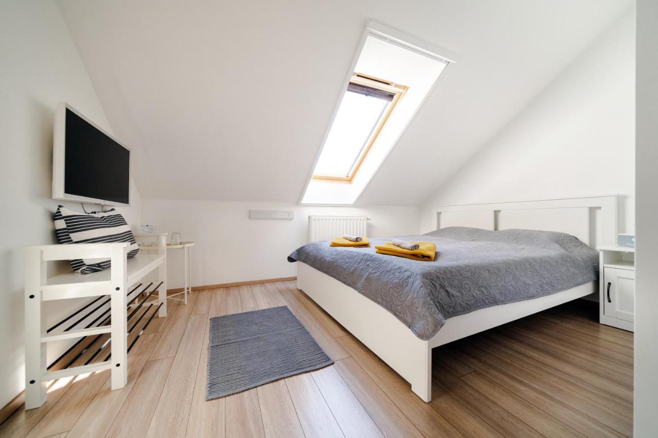 Guba Vendeghaz Bed and Breakfast Győrújbarát Εξωτερικό φωτογραφία