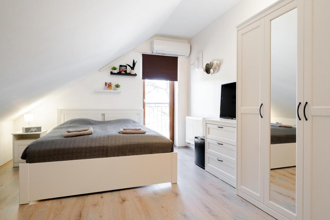 Guba Vendeghaz Bed and Breakfast Győrújbarát Εξωτερικό φωτογραφία